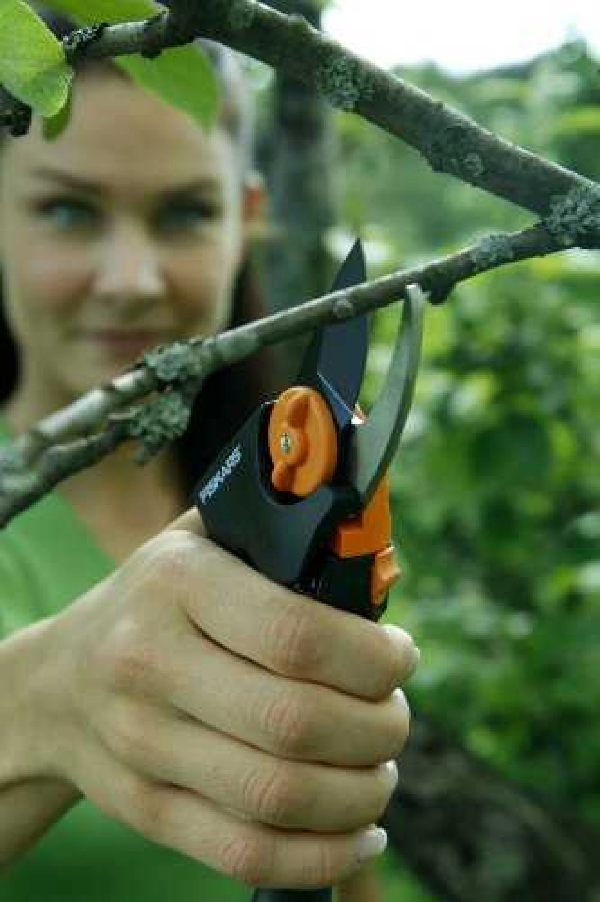 FISKARS Makaze za orezivanje vocarske PX 92 - Slika 7
